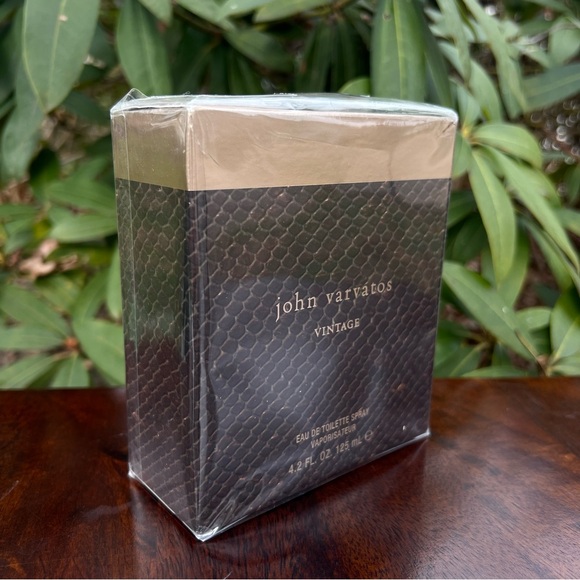John Varvatos Vintage Mens Eau de Toilette Spray, 4.2 oz Mens Cologne - Picture 1 of 7